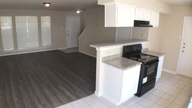 Building Photo - 1211 Bayou Glen Dr