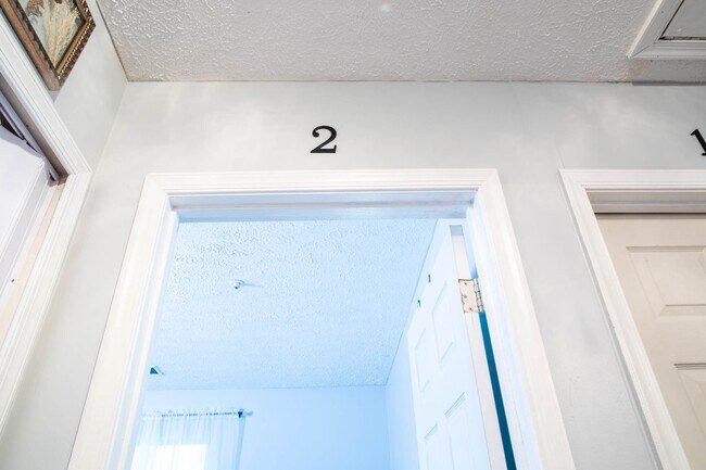 Building Photo - 7180 Mahogany Dr