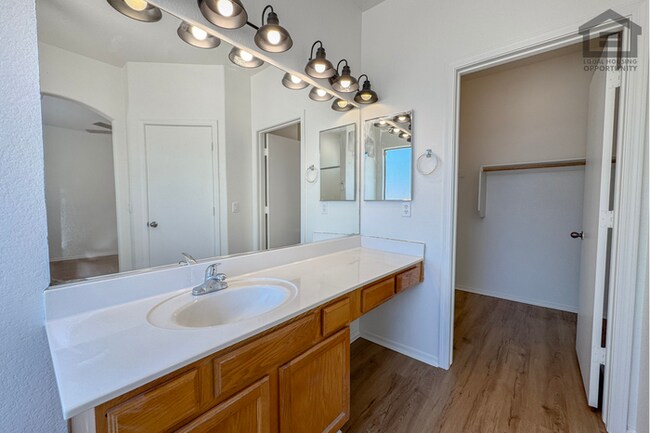 Building Photo - 4Bed/2Bath House in El Mirage! Ready for Immediate Move-In!