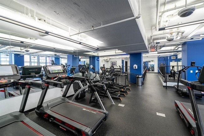 Building Photo - 1025 MAXWELL Ln