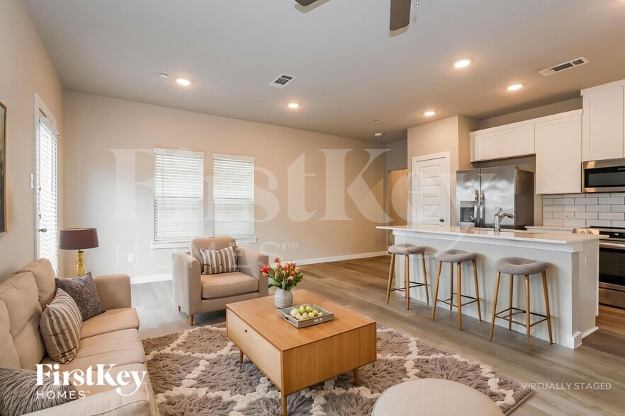 Building Photo - 18342 W Centro Cir