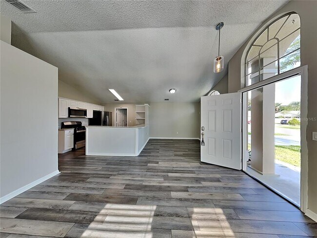 Building Photo - 7323 R J Cove Ct