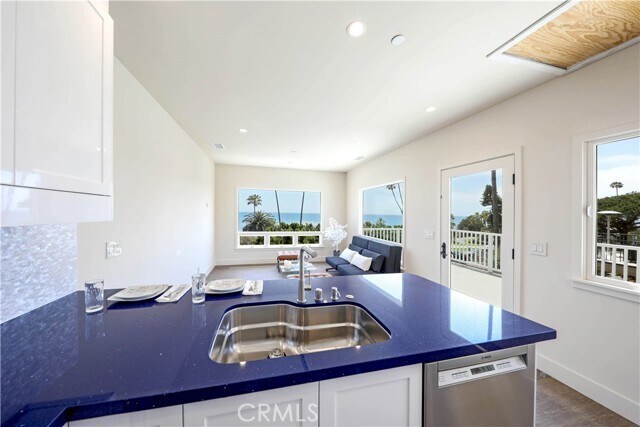 Building Photo - 376 Cliff Dr