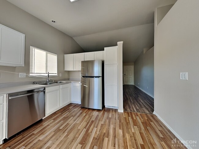 Building Photo - 18196 Almondleaf Ct