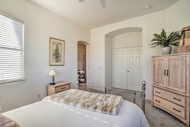 Building Photo - 15240 N Clubgate Dr
