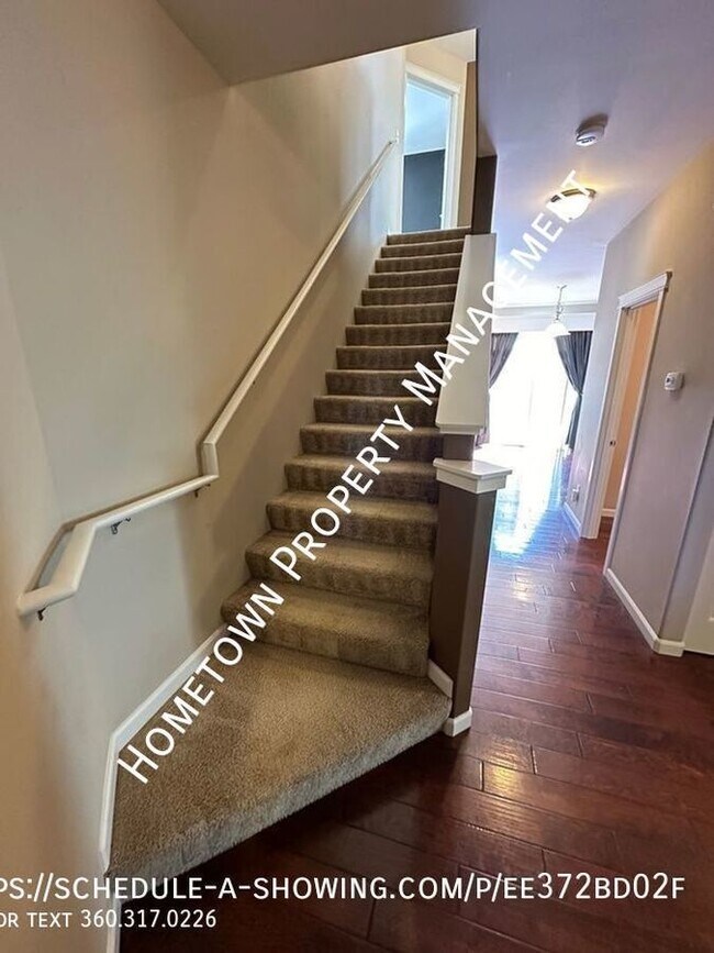 Building Photo - Custom 5 Bedroom Home in Freestone Station...