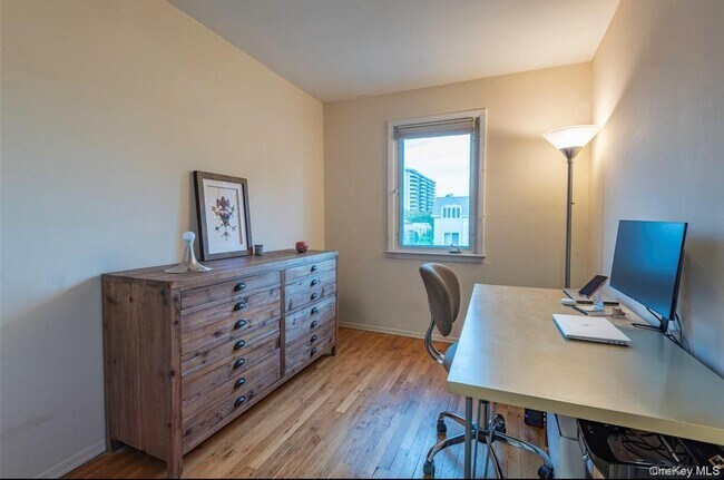 Building Photo - 18-16 Bell Blvd