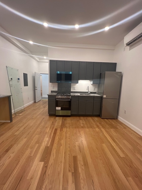 Building Photo - 52 Washington 302