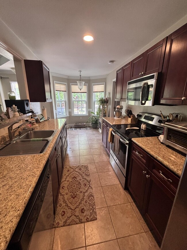 Building Photo - 1121 Archangel Way