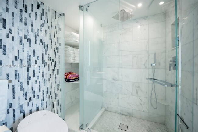 Building Photo - 335 S Biscayne Blvd