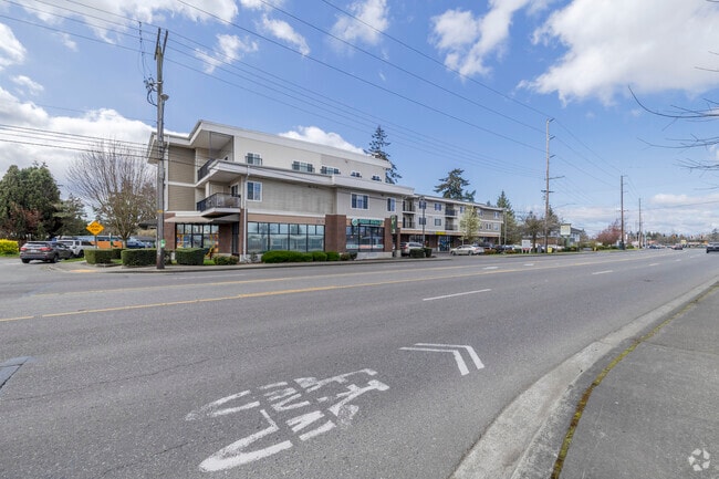 Building Photo - 10240 BG Town Centre Village - Residential