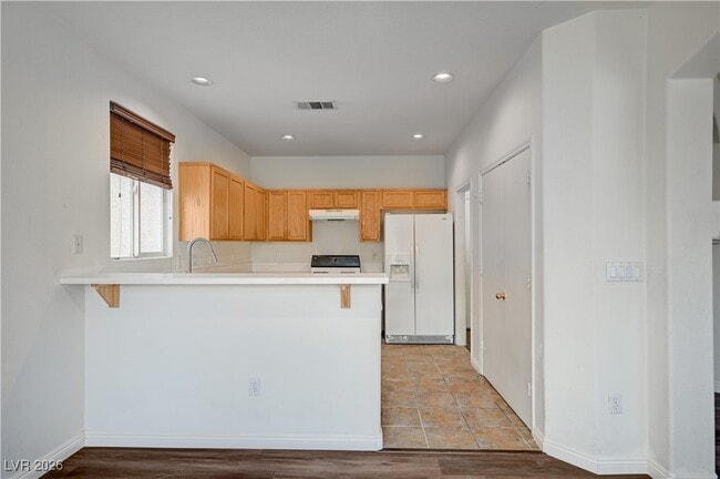 Building Photo - 9299 Adamshurst Ave