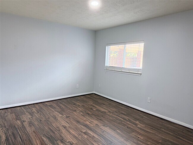 Building Photo - 11308 Madison Ct