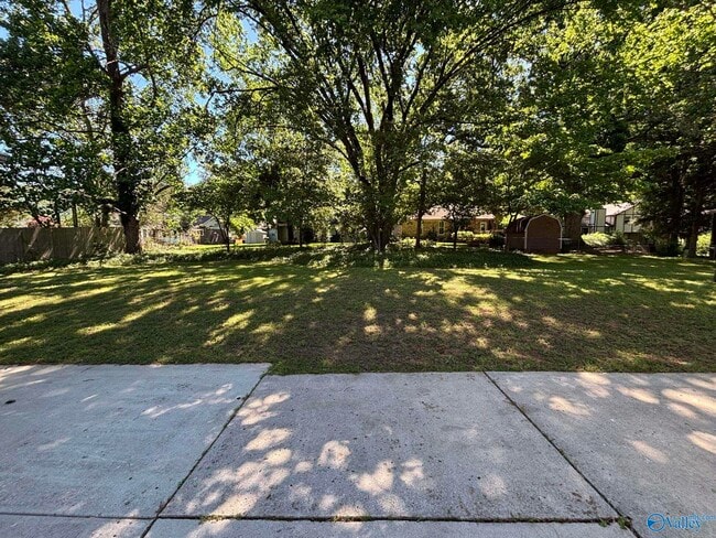 Building Photo - 2705 Willena Dr SE