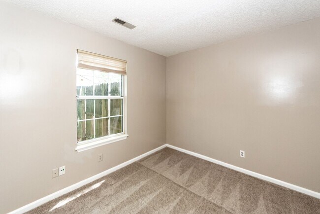 Building Photo - 8408 Battle Forest Dr
