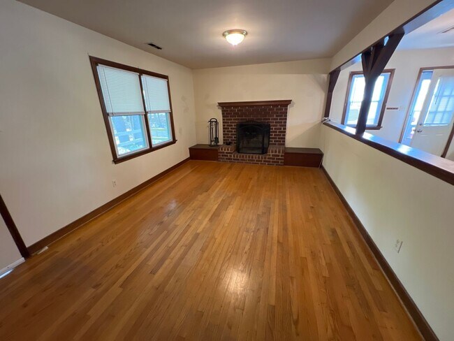 Building Photo - 7403 Shady Grove Rd