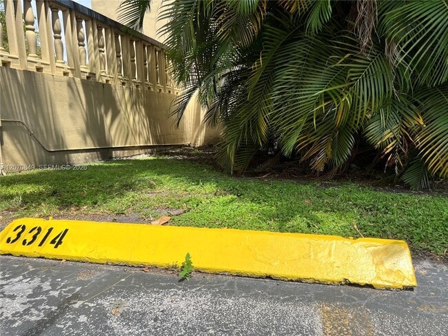 Building Photo - 4301 NW S Tamiami Canal Dr