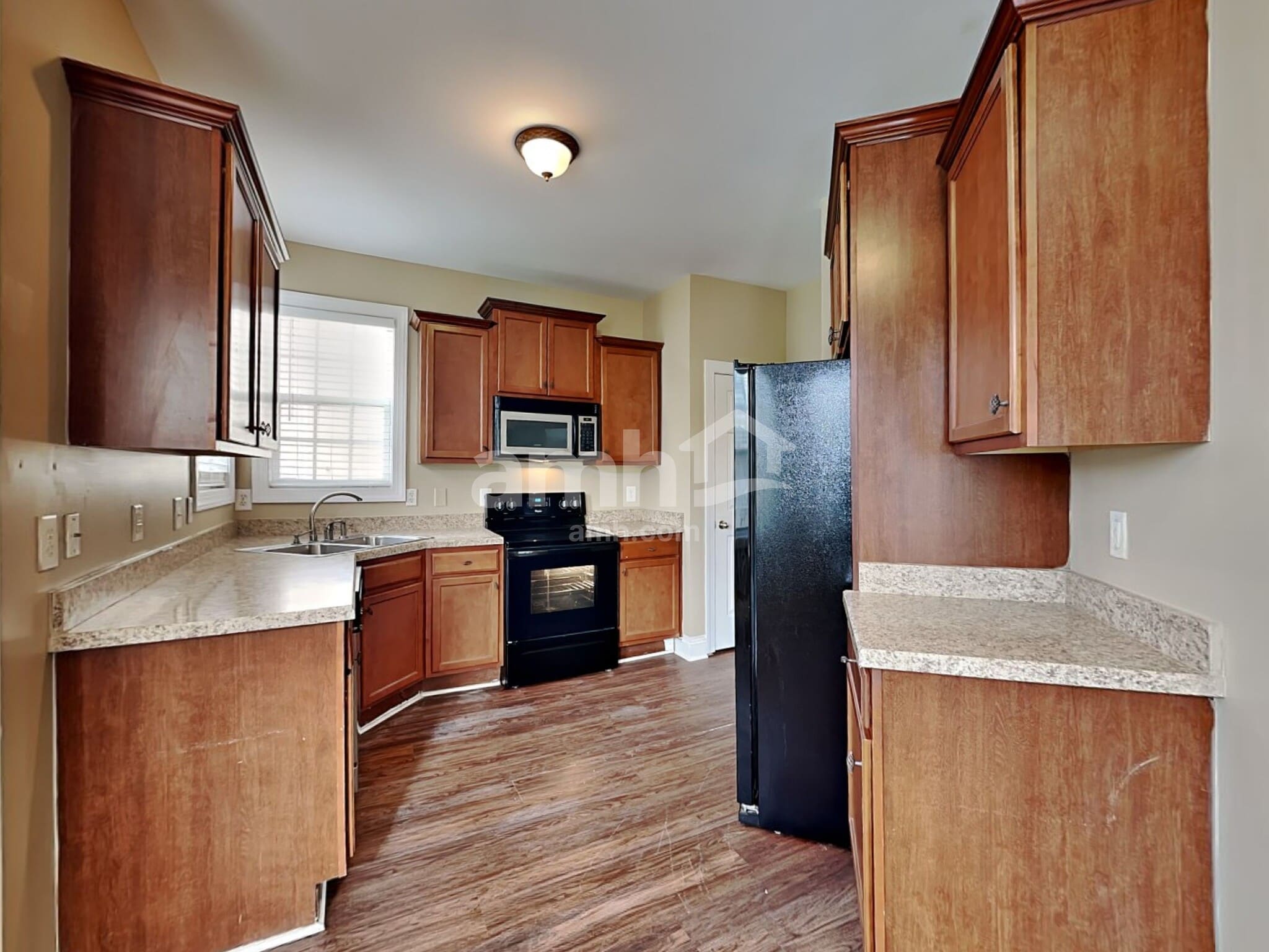 Building Photo - 3128 Skycrest Dr