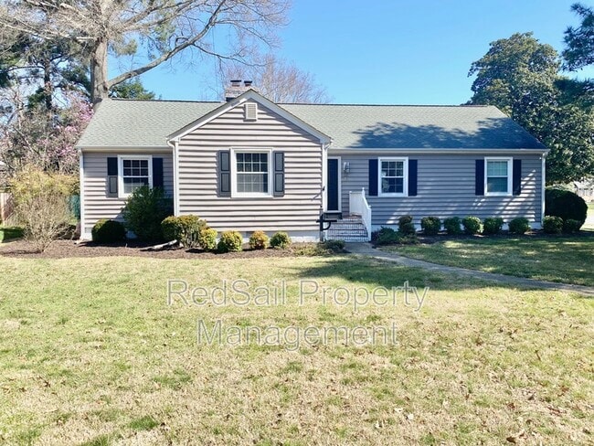 Building Photo - 18 River Rd