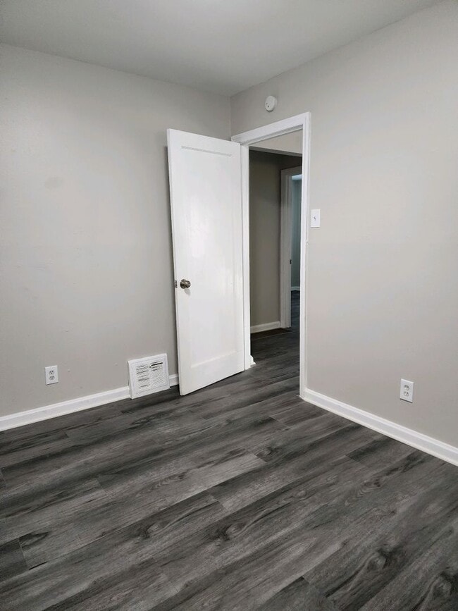 Building Photo - 7203 Albright| 3 Bedrooms, 1.0 Bath