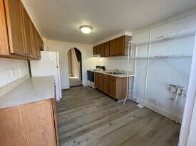 Building Photo - 633 S 16th St