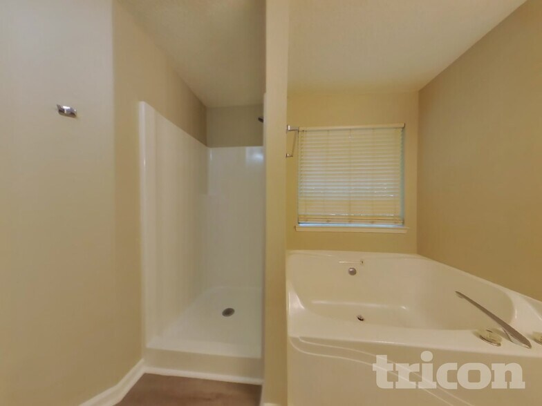 Building Photo - 215 Winterville Dr