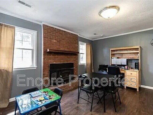 Building Photo - 2141 Stonehaven Rd