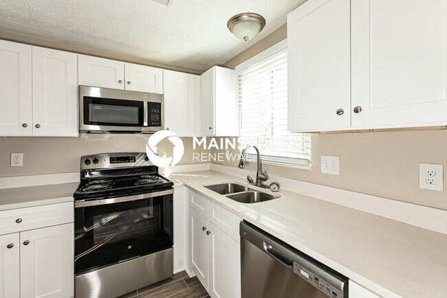 Building Photo - 4 Bedroom Pet-Friendly Home in STONE MOUNT...