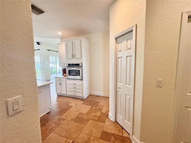 Building Photo - 27130 Firebush Dr