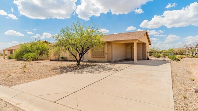 Building Photo - 8518 W Teresita Dr