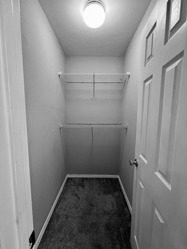 Building Photo - 2 bedroom 2.5 bath Townhome in Godley Park