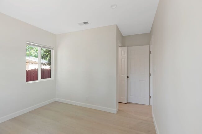 Building Photo - 7914 Etiwanda Ave