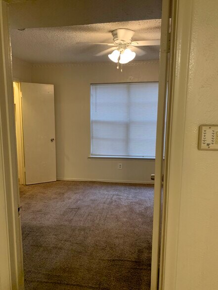 Building Photo - 4219 Avondale Ave
