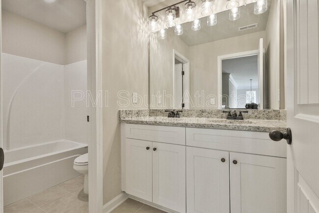 Building Photo - 10 Singletree