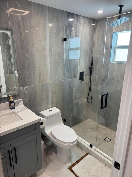 Building Photo - 50 NE 209th Ter