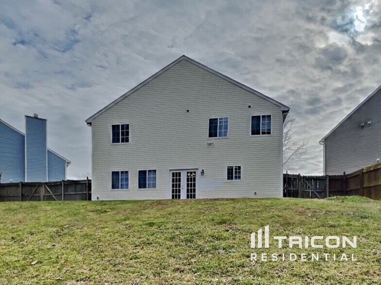 Building Photo - 7 Selsey Ct