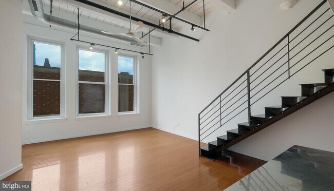 Building Photo - 1027 Arch St
