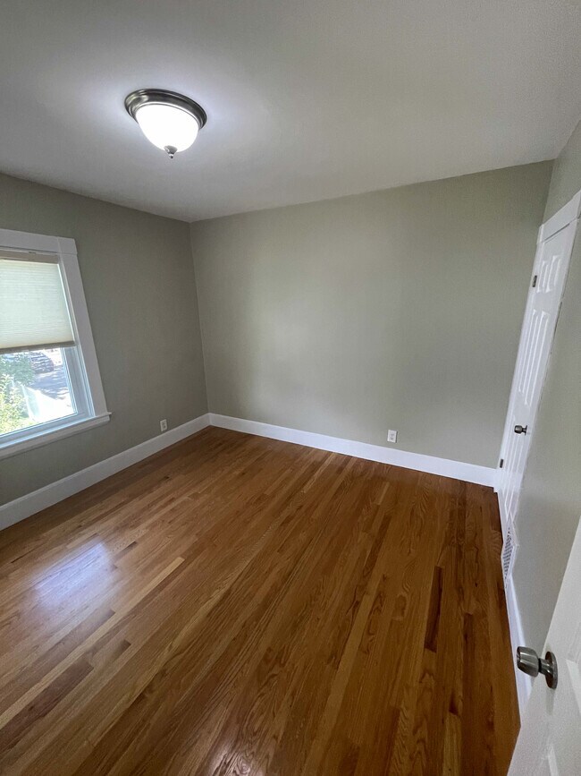 Building Photo - 15 Charles Street Ave