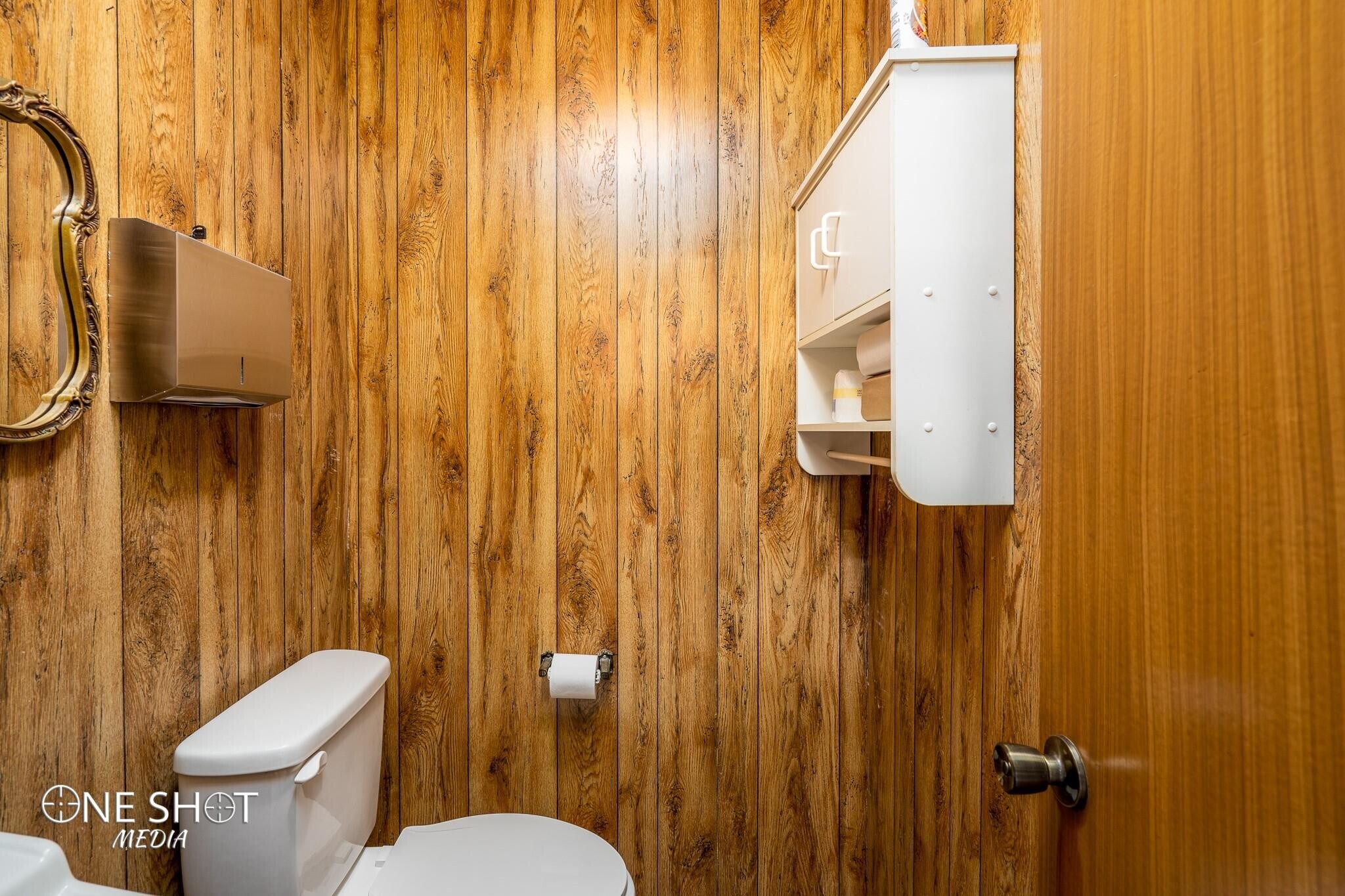 Building Photo - 216 Oak St