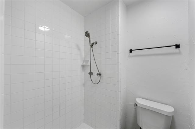 Building Photo - 3722 Hillsdale Ln