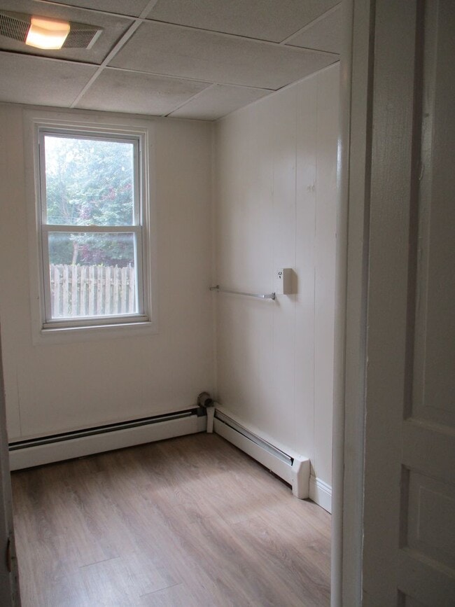 Building Photo - Completely remodeled, spacious Twin Attached home with private backyard - $2,100