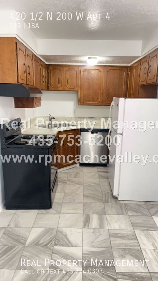 Building Photo - 420 1/2 N 200 W Apt 4-