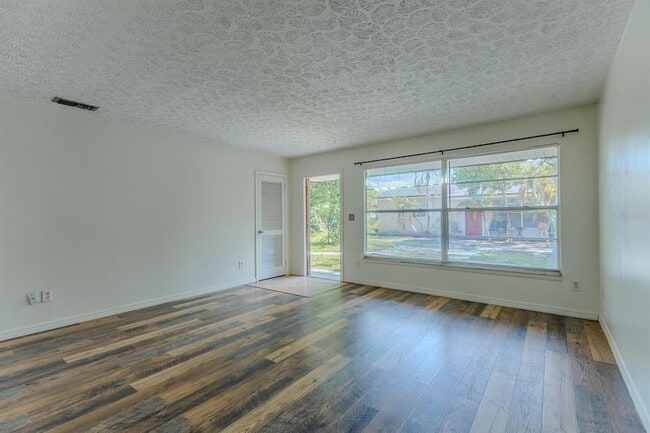 Building Photo - 212 Tennessee Ave