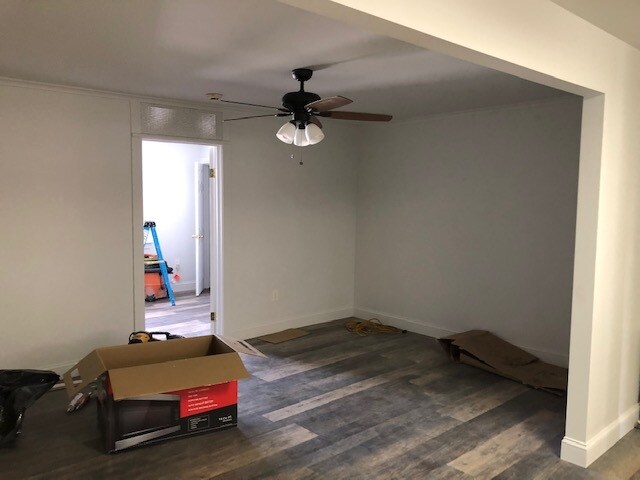 Building Photo - 146 S Country Rd