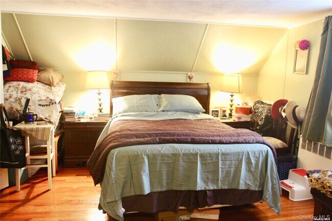 Building Photo - 117 Blydenburgh Ave