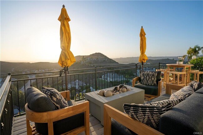 Building Photo - 6206 E Cliffway Dr