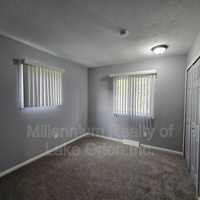 Building Photo - 730 Harry Paul Dr