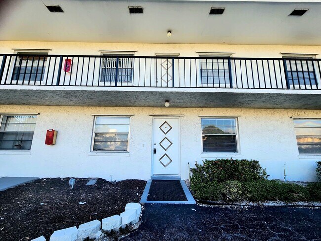 Building Photo - 227 Castlewood Dr