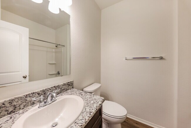 Building Photo - 2444 W Tamarisk Ave