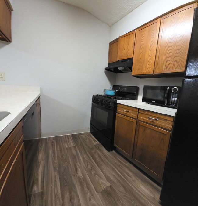 Building Photo - 5388 Flintstone Dr